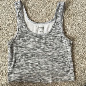 Grey cropped tank